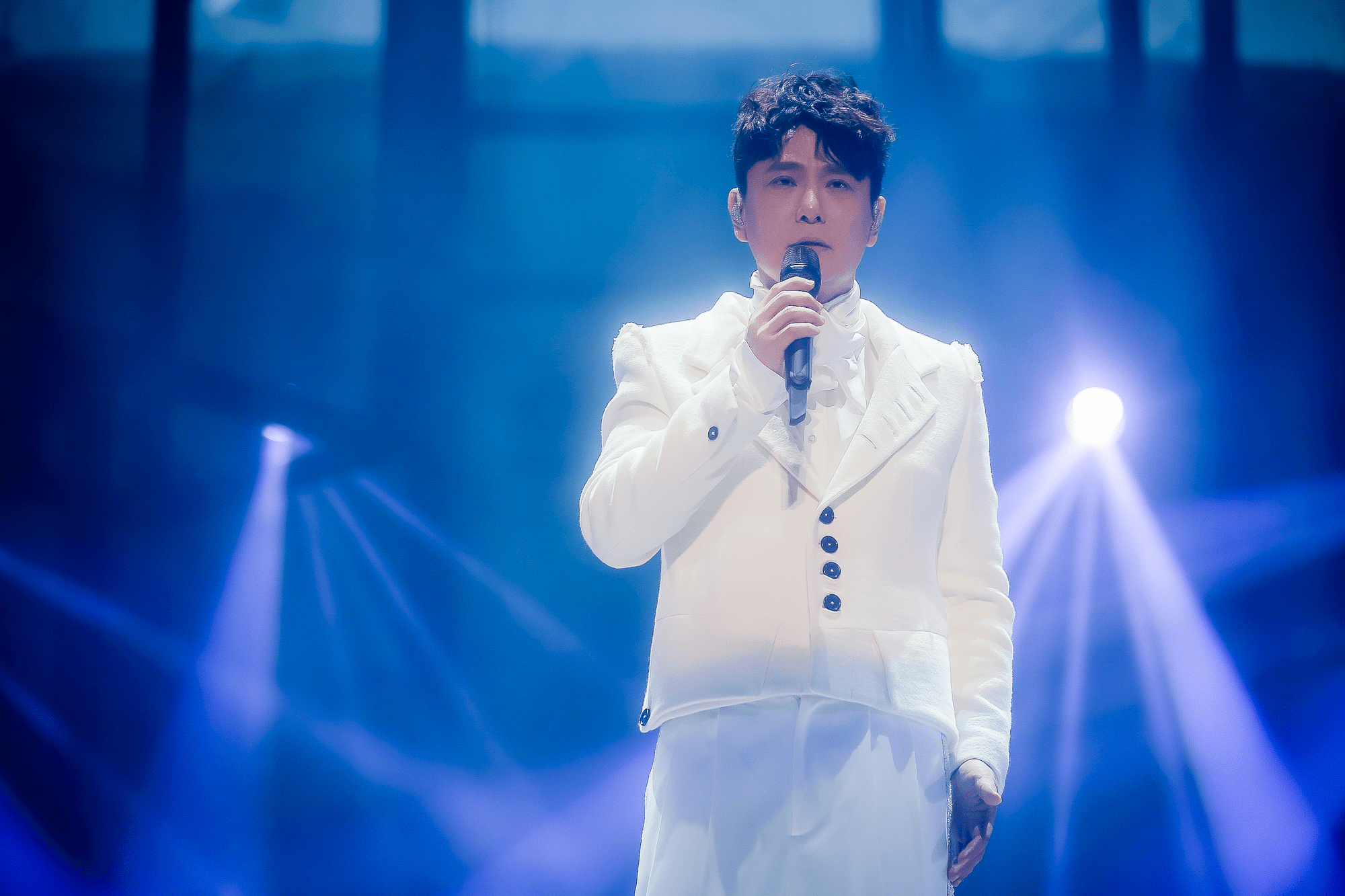 平博体育-包含Doinb回归赛场，突破纪录首场状态亮眼，老鹰观众沸腾！的词条-平博体育