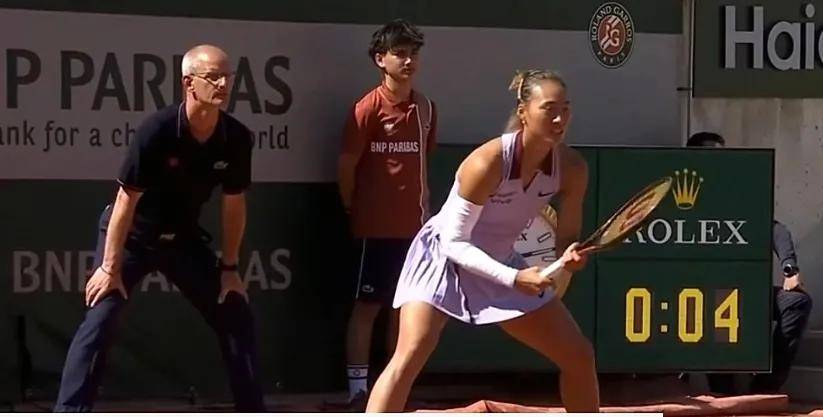 平博APP-JackeyLove在篮网比赛中高光表现，挺进下一轮引发热议！-平博APP